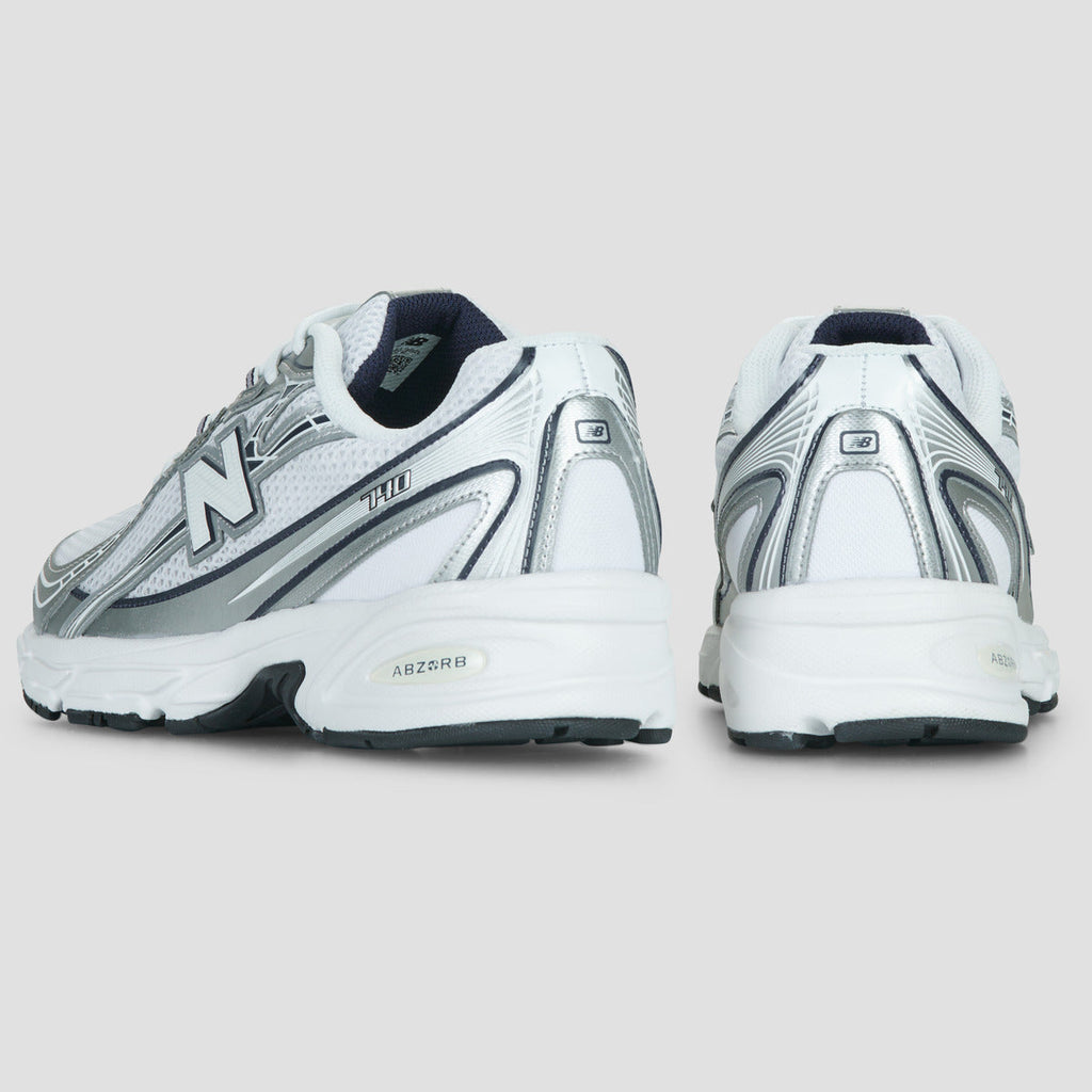 New Balance 740